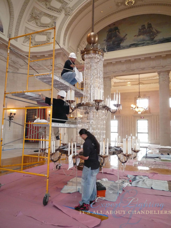 Professional Chandelier Moving, How To Pack A Large Chandelier For Moving